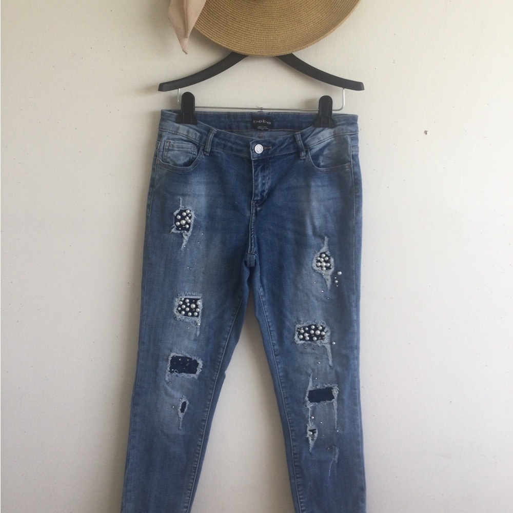 BEBE RIPPED & REPAIRED DISTRESSED PEARLS RHINESTONES STRETCH SKINNY JEANS SIZ 31